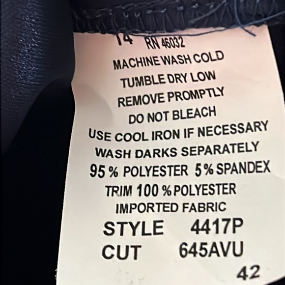 N Touch Petite Size Small Eyelet Lined Navy SS Top NEW - Picture 6 of 6